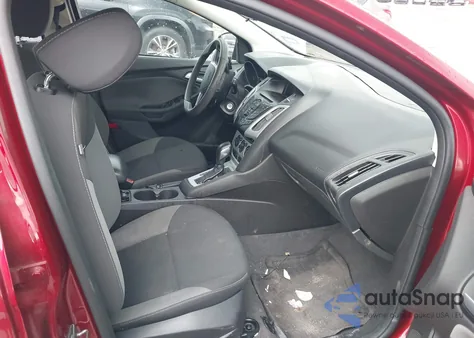 2013 Ford Focus Se z USA, uszkodzony, nr VIN 1FADP3K2XDL289881